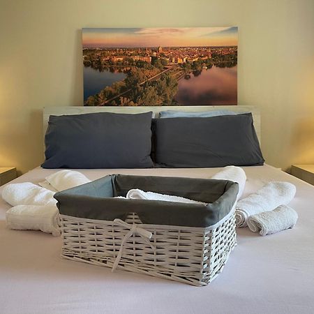Lotus Home Eleganza E Accoglienza A 만토바 외부 사진