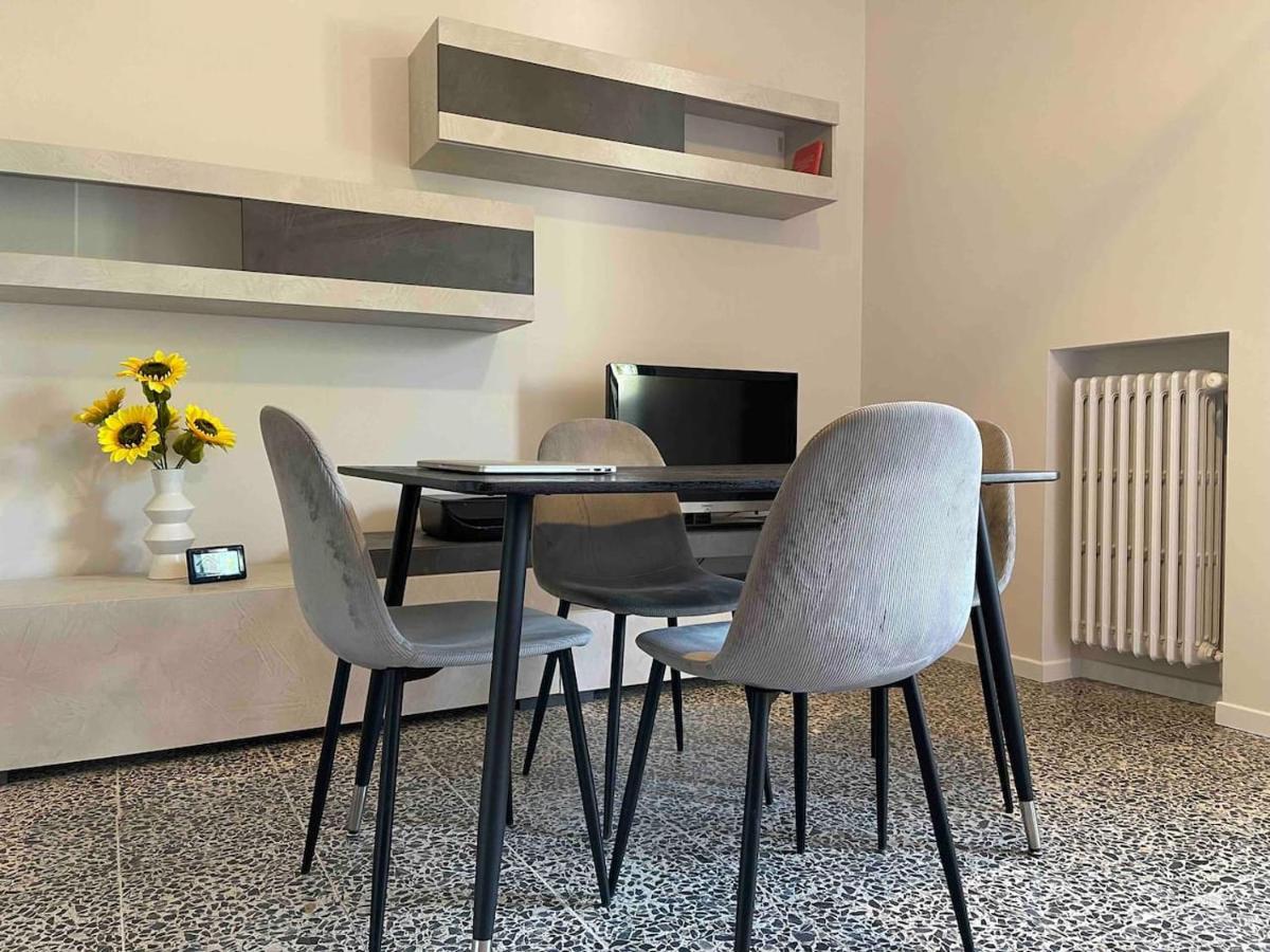 Lotus Home Eleganza E Accoglienza A 만토바 외부 사진
