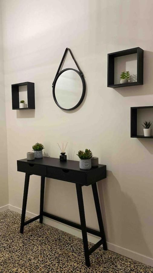 Lotus Home Eleganza E Accoglienza A 만토바 외부 사진